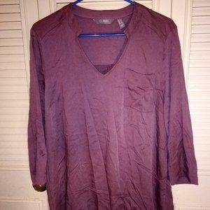 Lisa Rinna size L LS V neck top EUC